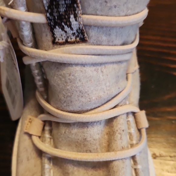 Hey Dude Beige Womens Boots - Picture 7 of 7